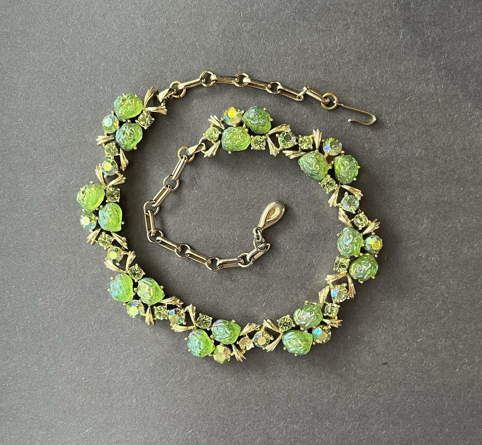 Vintage Rare LISNER Green Lava Rock Aurora Borealis Floral Necklace