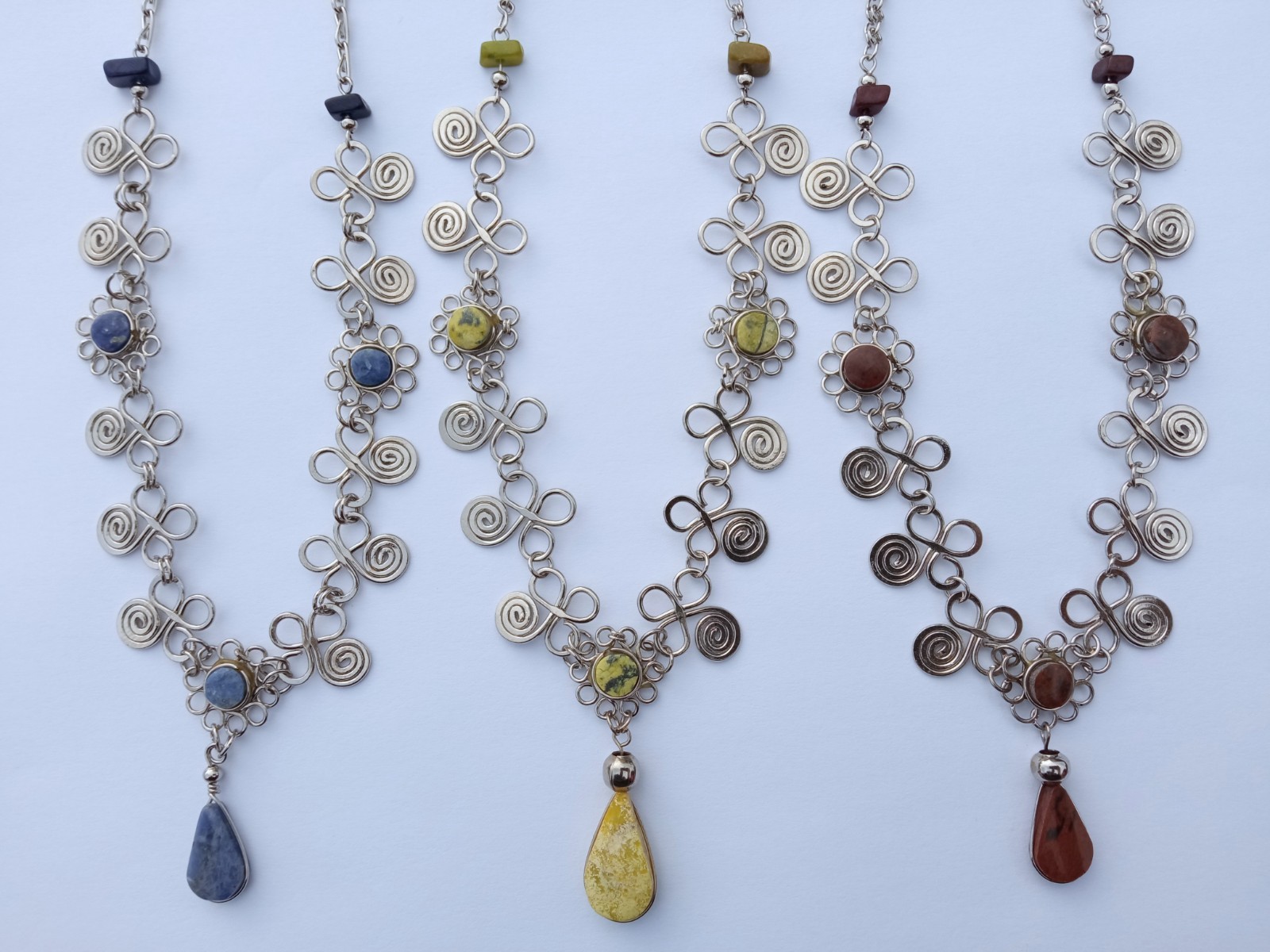 📌Peruvian Jewelry 10 Flower Design Cabochon Natural Stone Handmade Necklaces📌