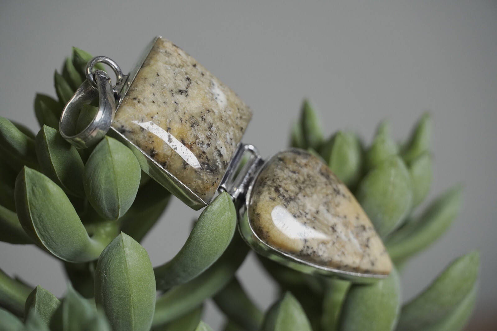 Old Southwest Green Hue Honey Dendritic Opal Silver Arrow Totem 2.5” Pendant 15G
