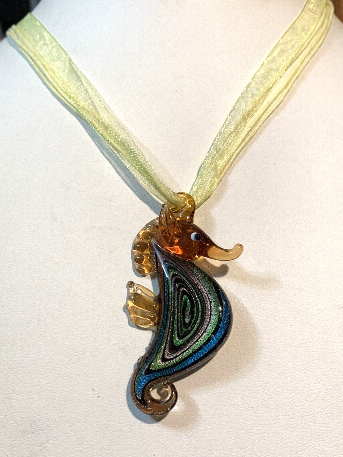 NEW GORGEOUS SHIMMERING MURANO BLOWN-GLASS SEA HORSE NECKLACE- NEW-AMBER/YELLOW