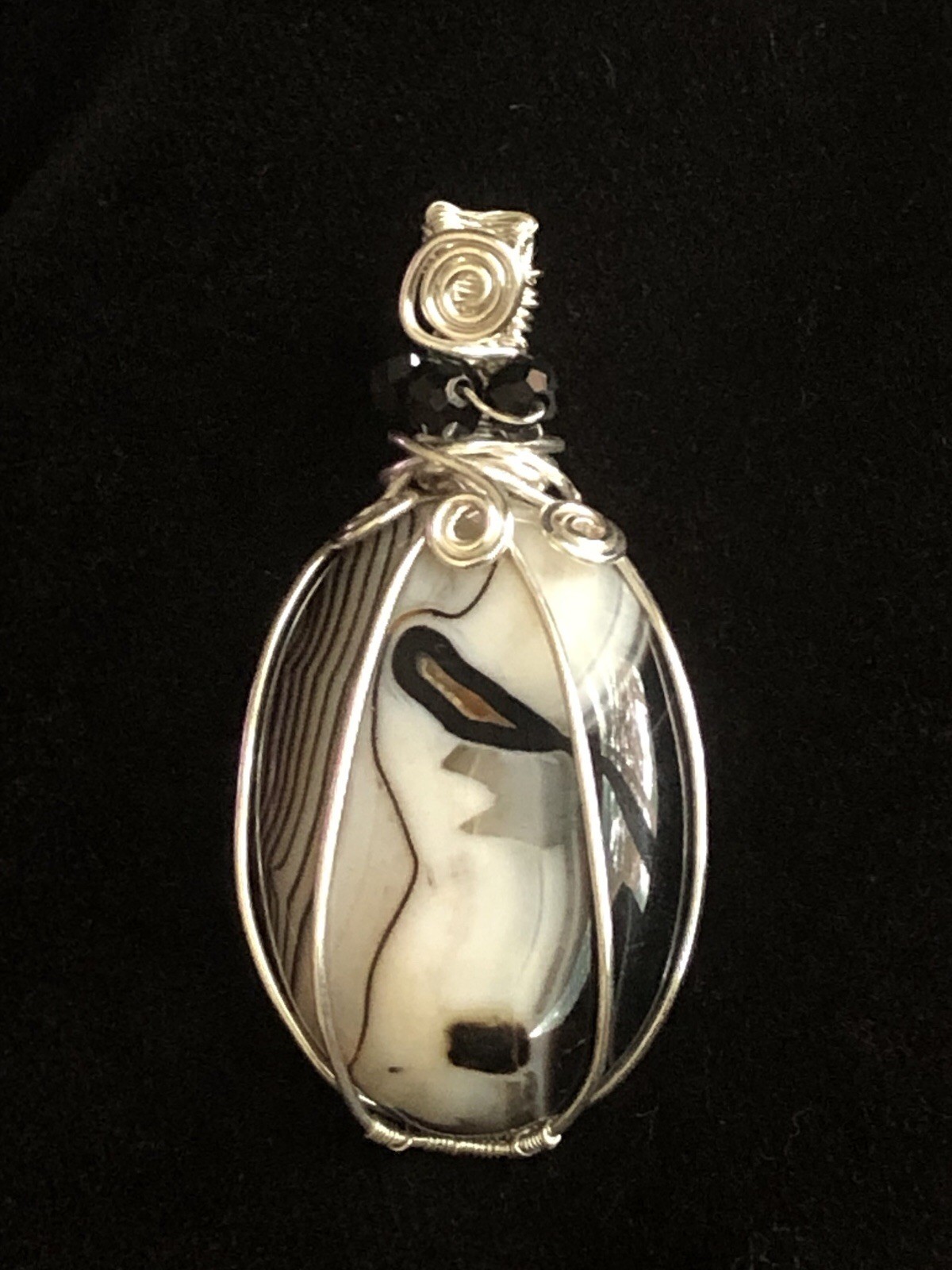 SA1003 – Wire Wrapped Black/White Stipes Agate Cabachon