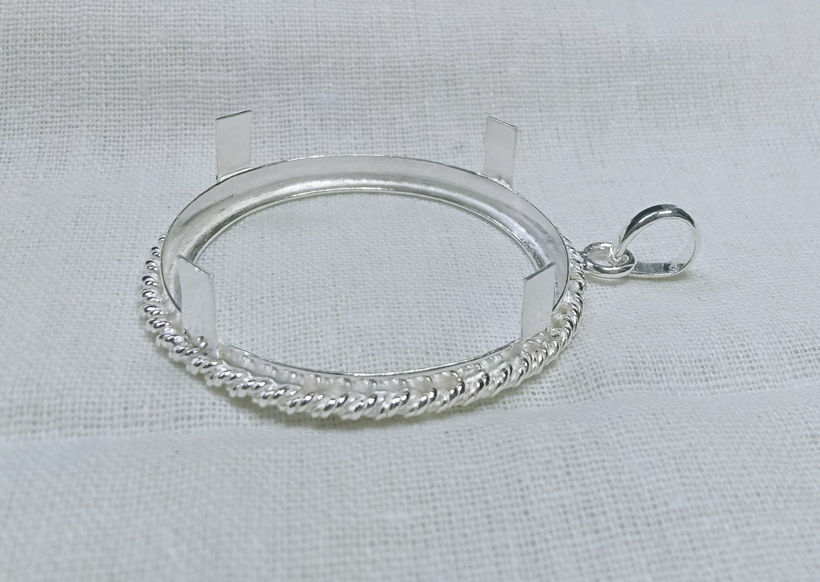 Gold Spiral Chain Twisted Rope Bezel Prong Setting Coin Holder, Chunky Chain
