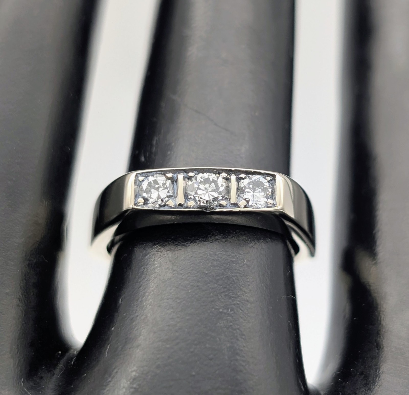 Solitair Brilliant 0,24 ct Ladies Ring 18K White Gold 7,80 g (Size 54) #2076