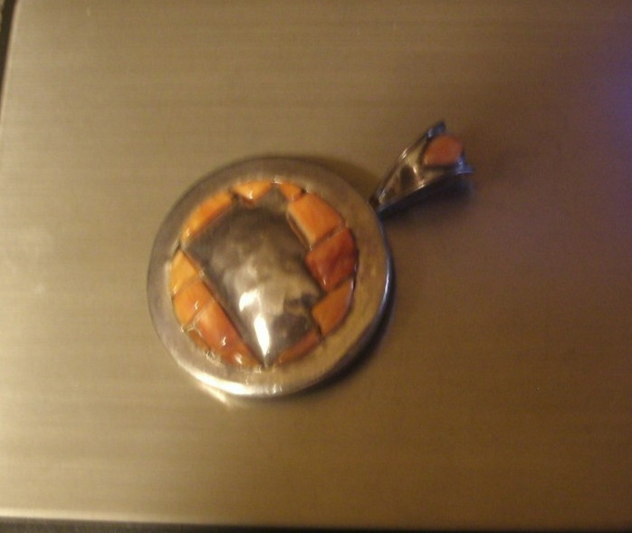 Peruvian? Handmade Pendant, .950 Sterling Spiny Oyster Shells (835)