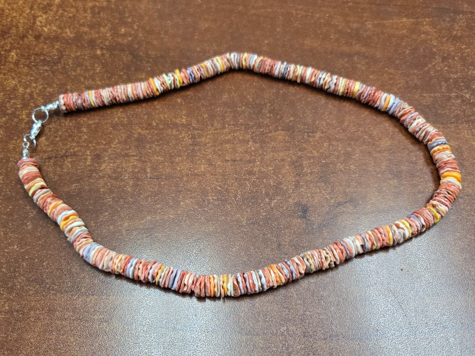 COLORFUL PECTIN SHELL NOBILIS WAVY HEISHI NECKLACE 18″