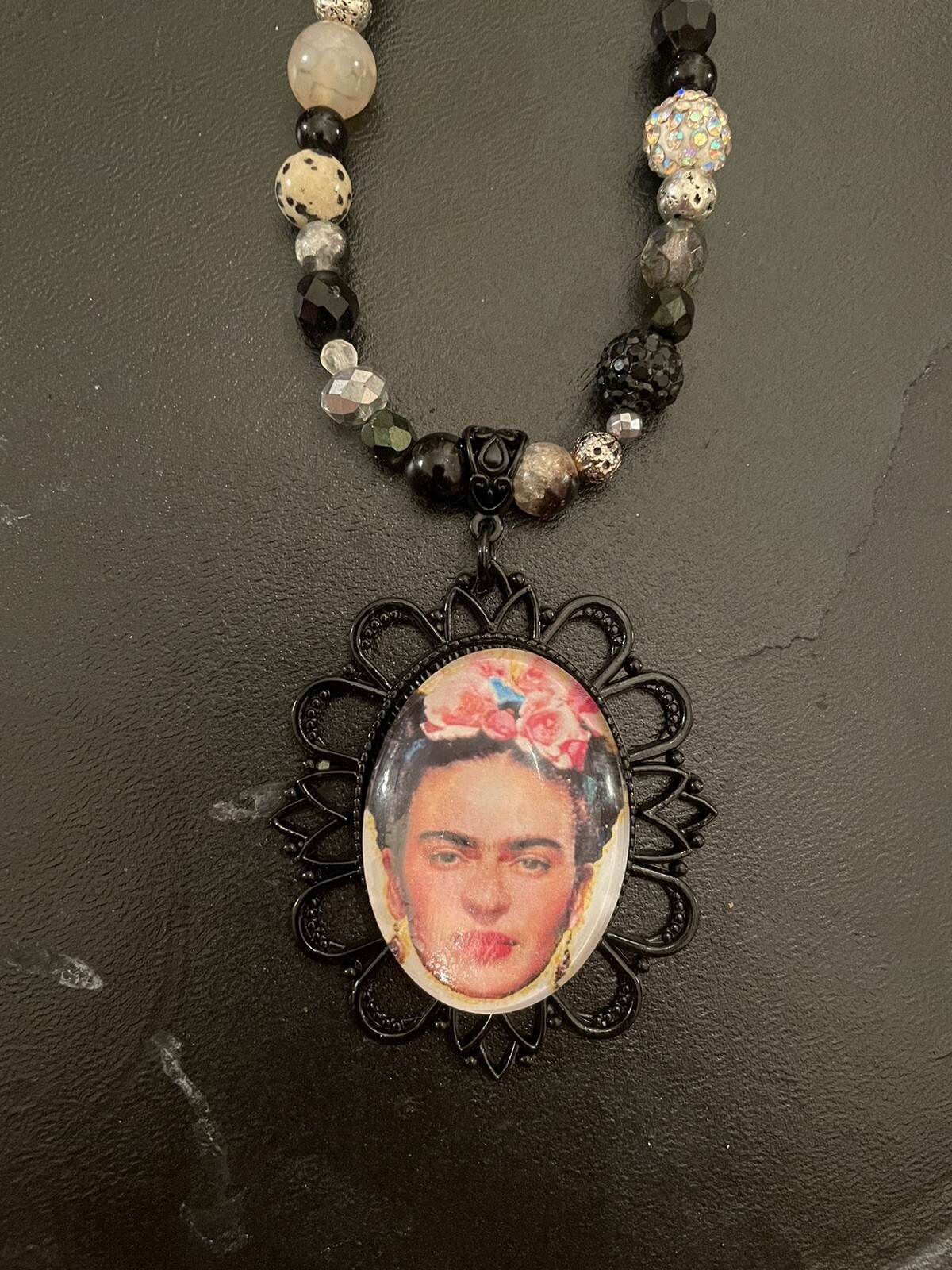 Retro Frida Kahlo Black Lattice Pendant Dragon’s Vein Agate Jasper Bead Necklace
