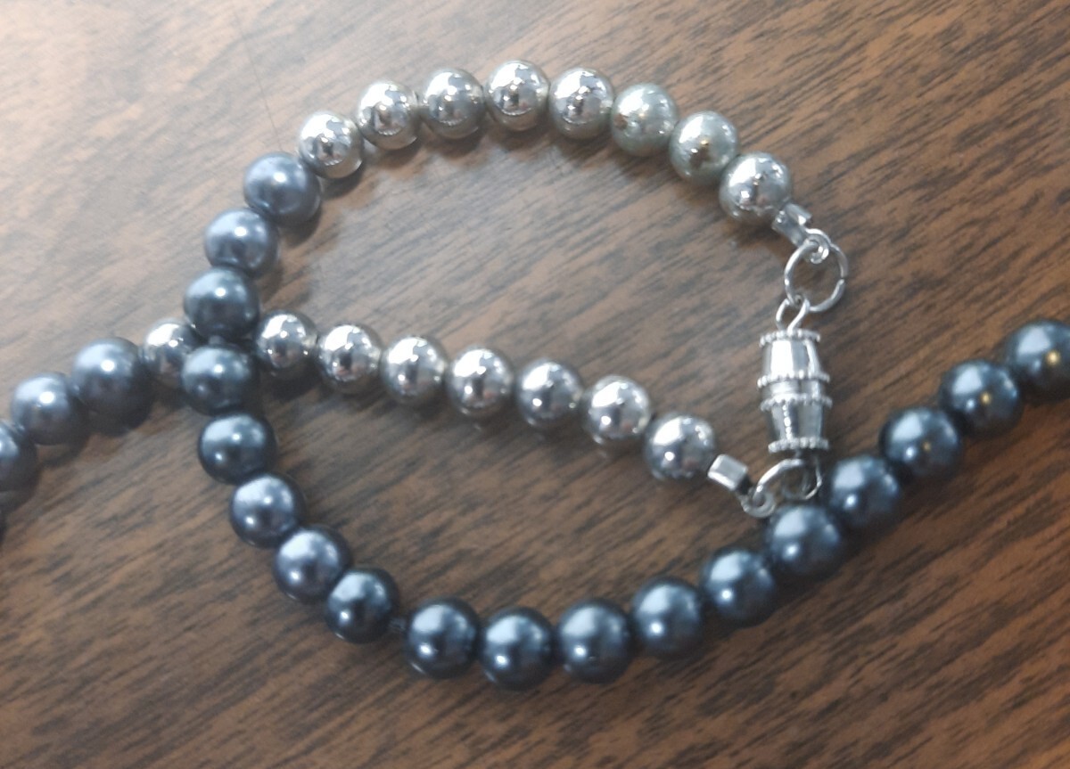Gray And Silver 1/4″ Round Faux Pearls Beads Necklace Approximately 20″ Barrel