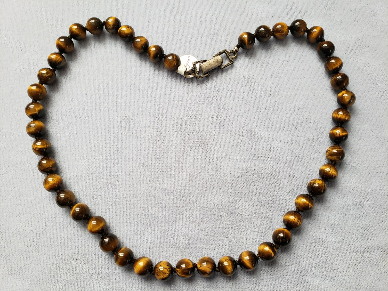GENUINE * TIGER’S EYE * NECKLACE 18″ LONG, 8 mm BEADS,INDI KNOT Hand-Made in USA