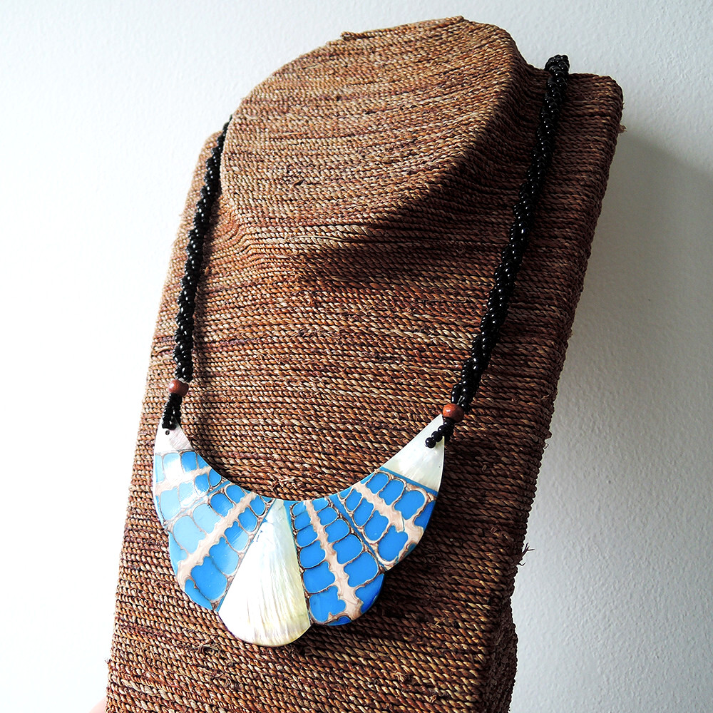 Large Natural Shell & Blue Resin Pendant Necklace Handmade Jewelry, SPN-30