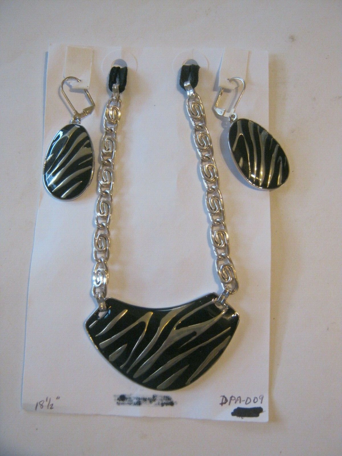 Jewelry By D Ann 18 1/2′ Silver Tone And Black Necklace, Earrings (AM-3)