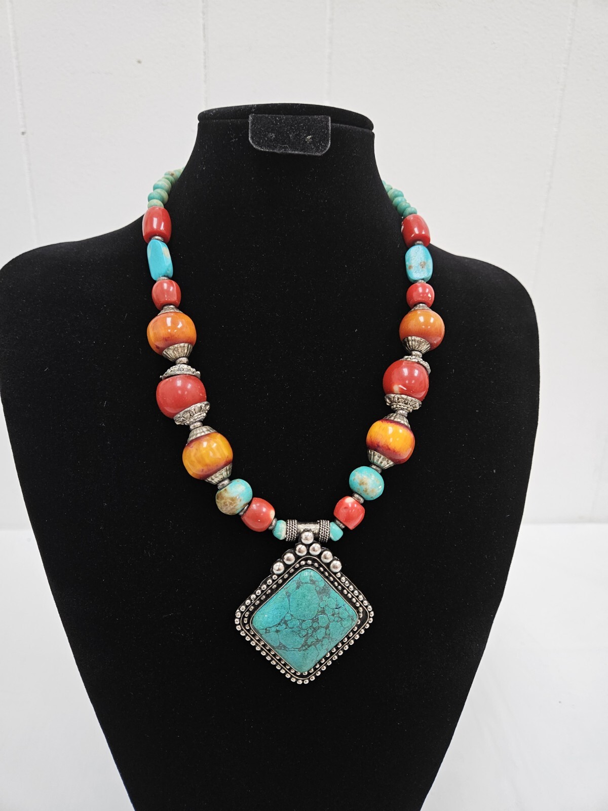 Assorted Resin Beads Tribal Women Pendent Ethnic Fashion Necklace 17″