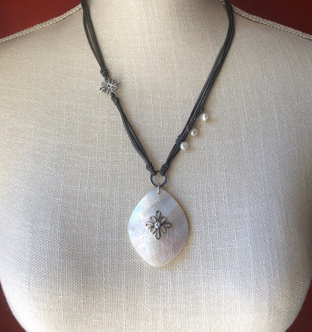 Retired Silpada Sterling Etched Shell CZ & Pearls GRACE NOTES Necklace N2226