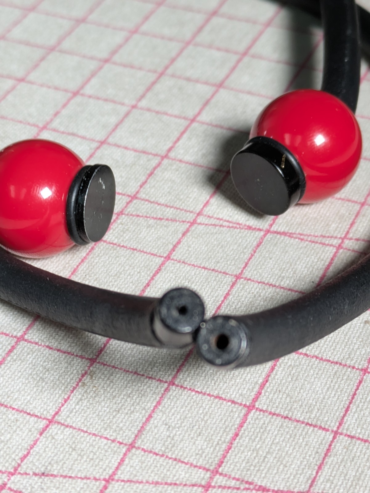 Vtg (4) Jeff Lieb Necklace Earrings Rubber Cord Swarovski Black Red Silver Tone
