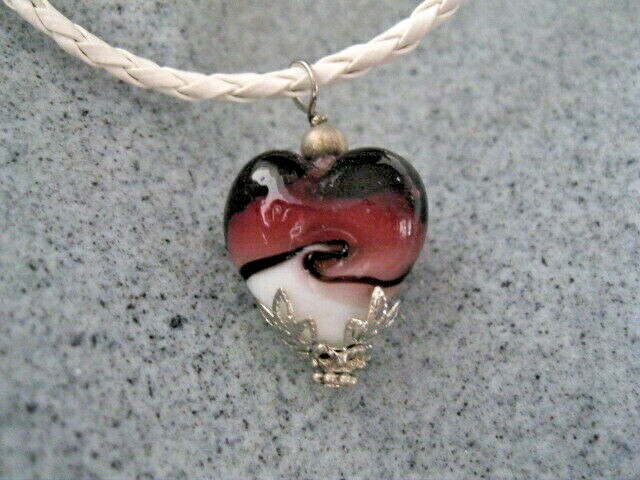 NEW GLASS HEART LAMPWORK PENDANT ON BRAIDED LEATHER NECKLACE PINKS & PURPLES