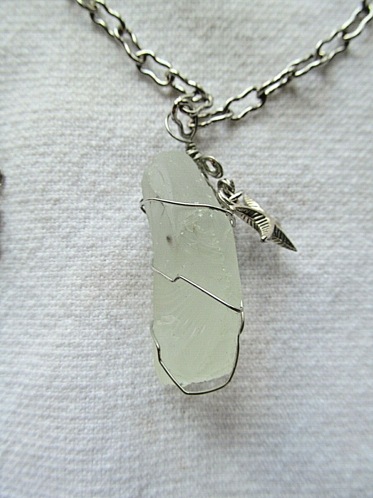 Frosted Cleer Glass Pendant Necklace w Star Fish Silver Tone Wire Wrapped