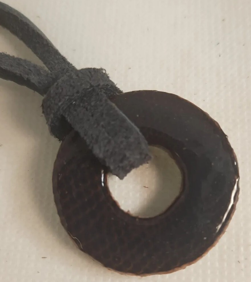 Brown Black Speckled Rnd Resined Washer Necklace With Leather Lace Strap 28″ D1