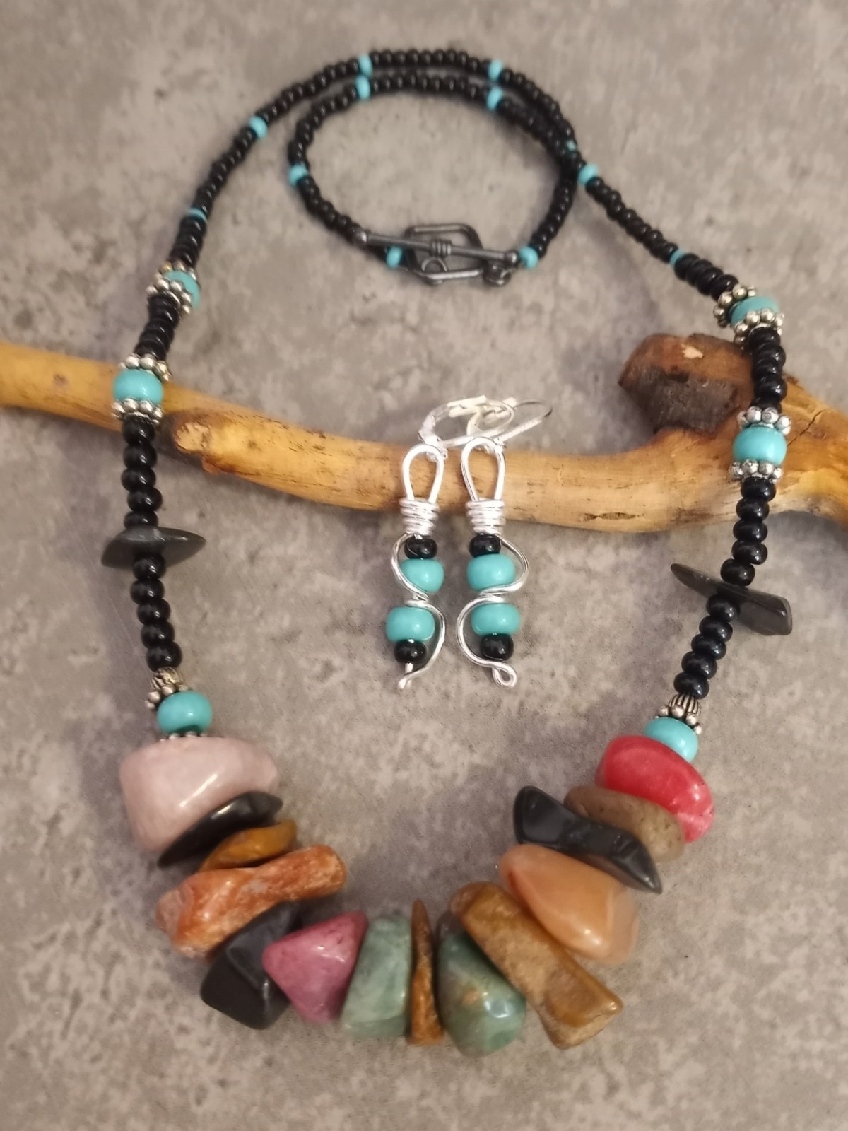 UNIQUE MIXED AGATE STONE/BLACK/TURQUOISE SEED BEADS/SILVER ACCENT NECKLACE SET