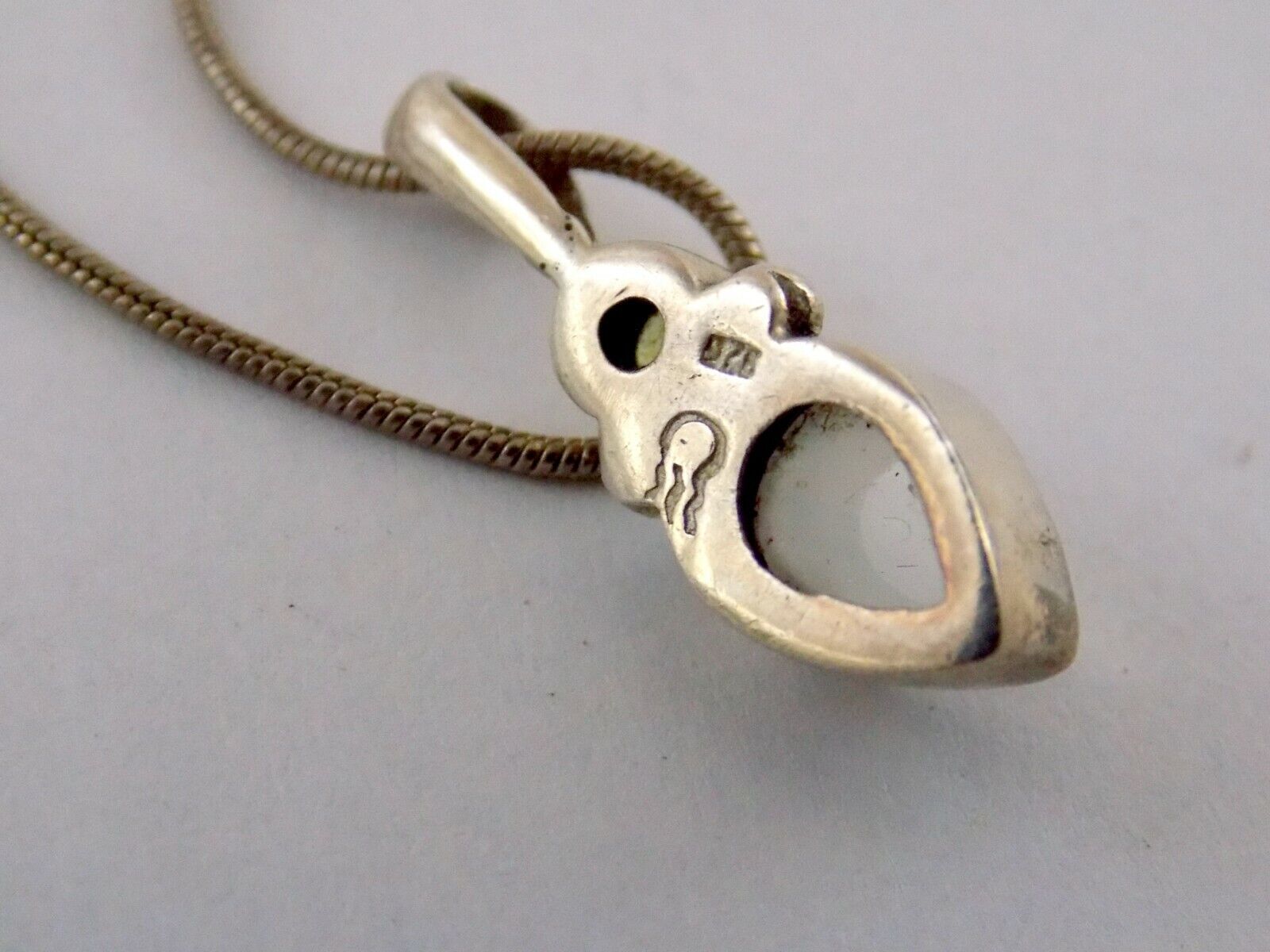 Artisan Marked Sterling Silver White Cat Eye Moonstone Peridot Pendant Necklace