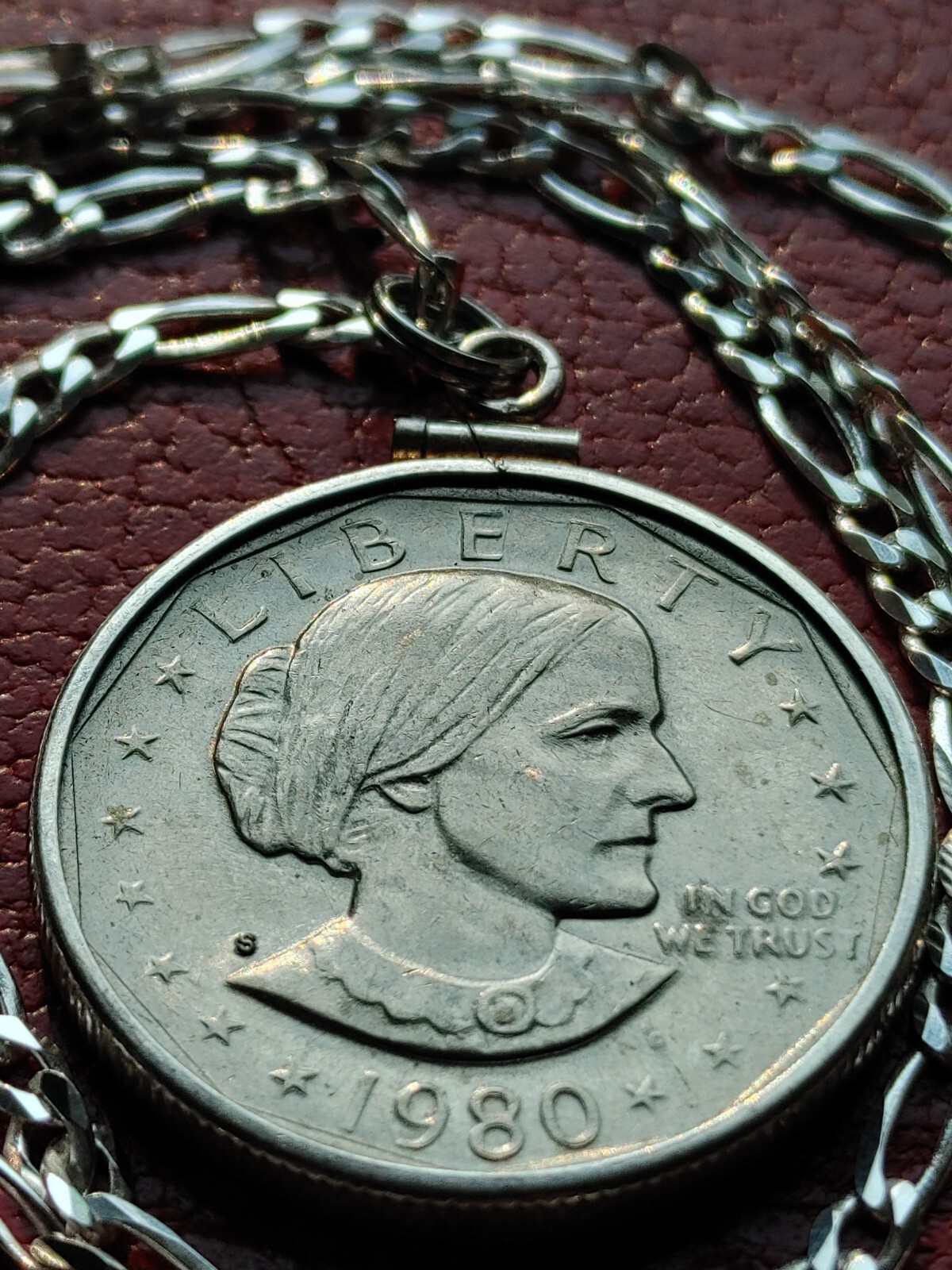 1980 Susan B Anthony Dollar Sterling Silver Coin Pendant on a 24″ Silver Chain.