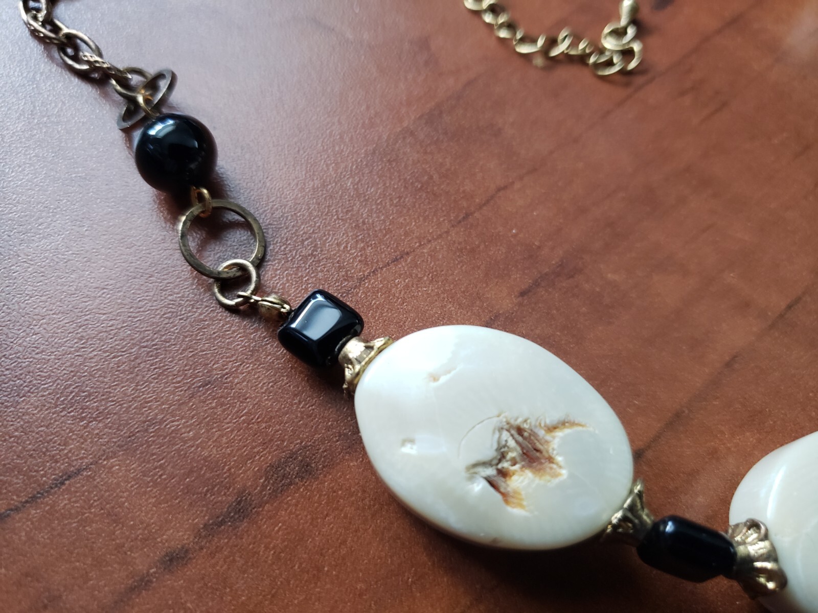 COLLECTIBLE *HAND-MADE *GENUINE STONE NECKLACE- 20 INCHES LONG,ANTIQUE LOOK
