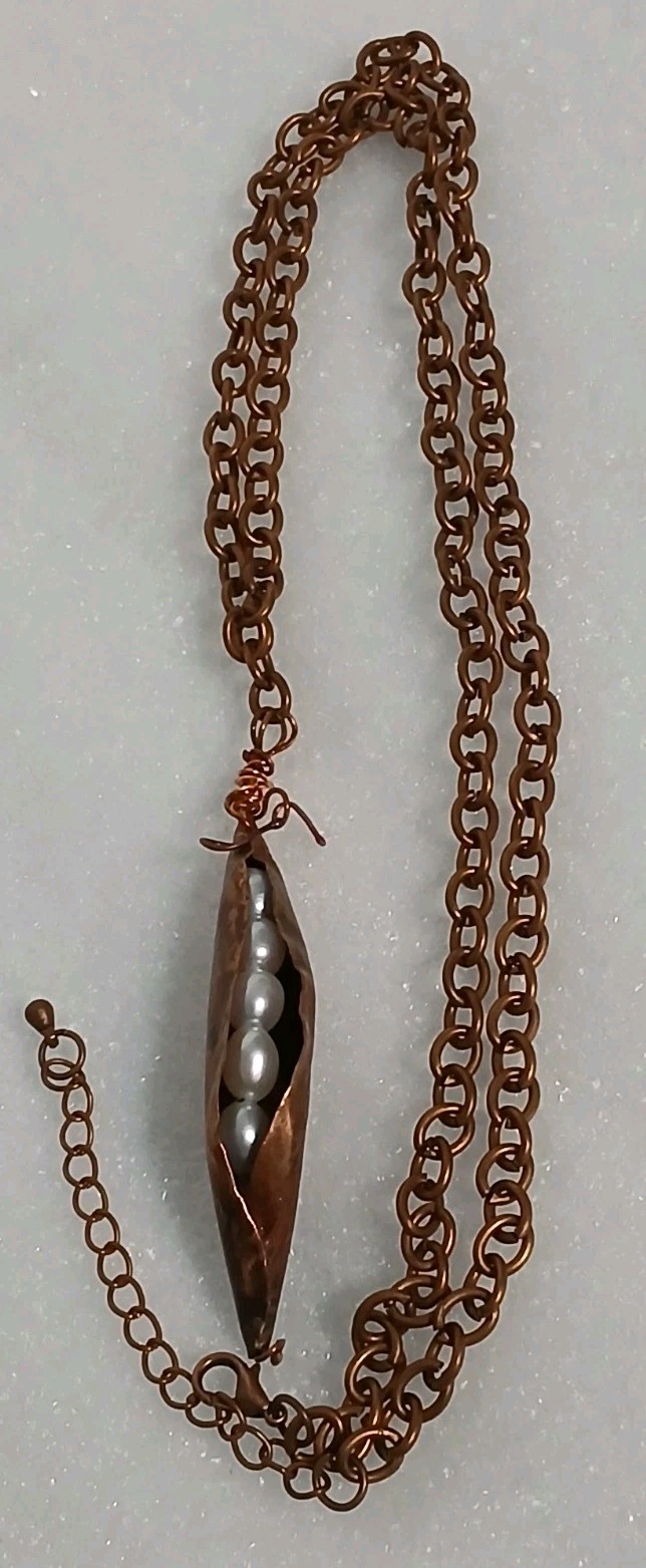 Artisan Hammered Copper Peas in a Pod Pendant Necklace Simulated Pearl 32″
