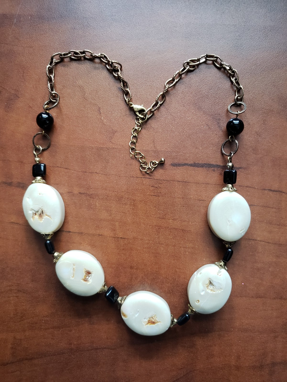 COLLECTIBLE *HAND-MADE *GENUINE STONE NECKLACE- 20 INCHES LONG,ANTIQUE LOOK