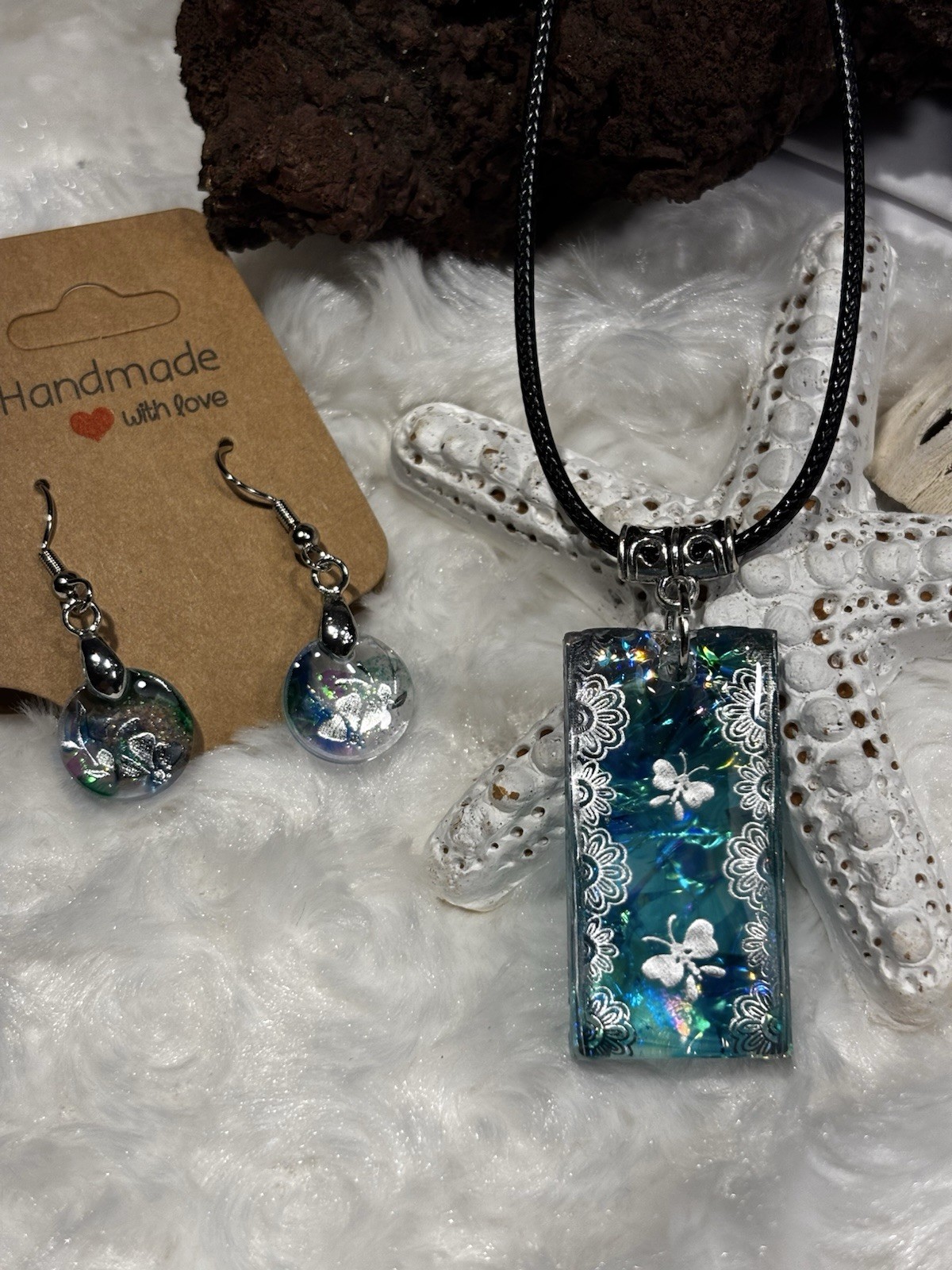 Handcrafted Resin Necklace and Earrings Jewelry Set 18 to 20 Inches New