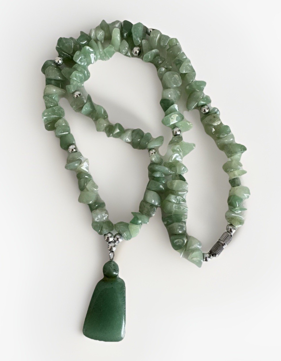 Artisan Style Aventurine Green Stone Chip Bead & Pendant Necklace 17″ – 37.9g