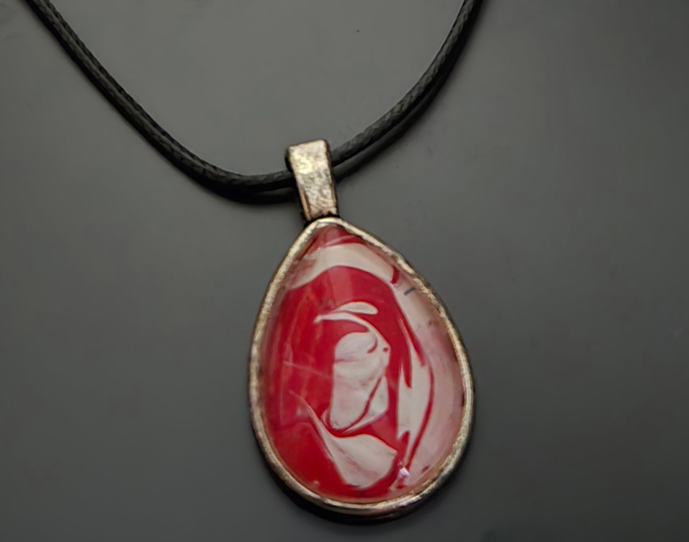 Teardrop Fluid Art Necklace – Red & White Acrylic Pour Pendant