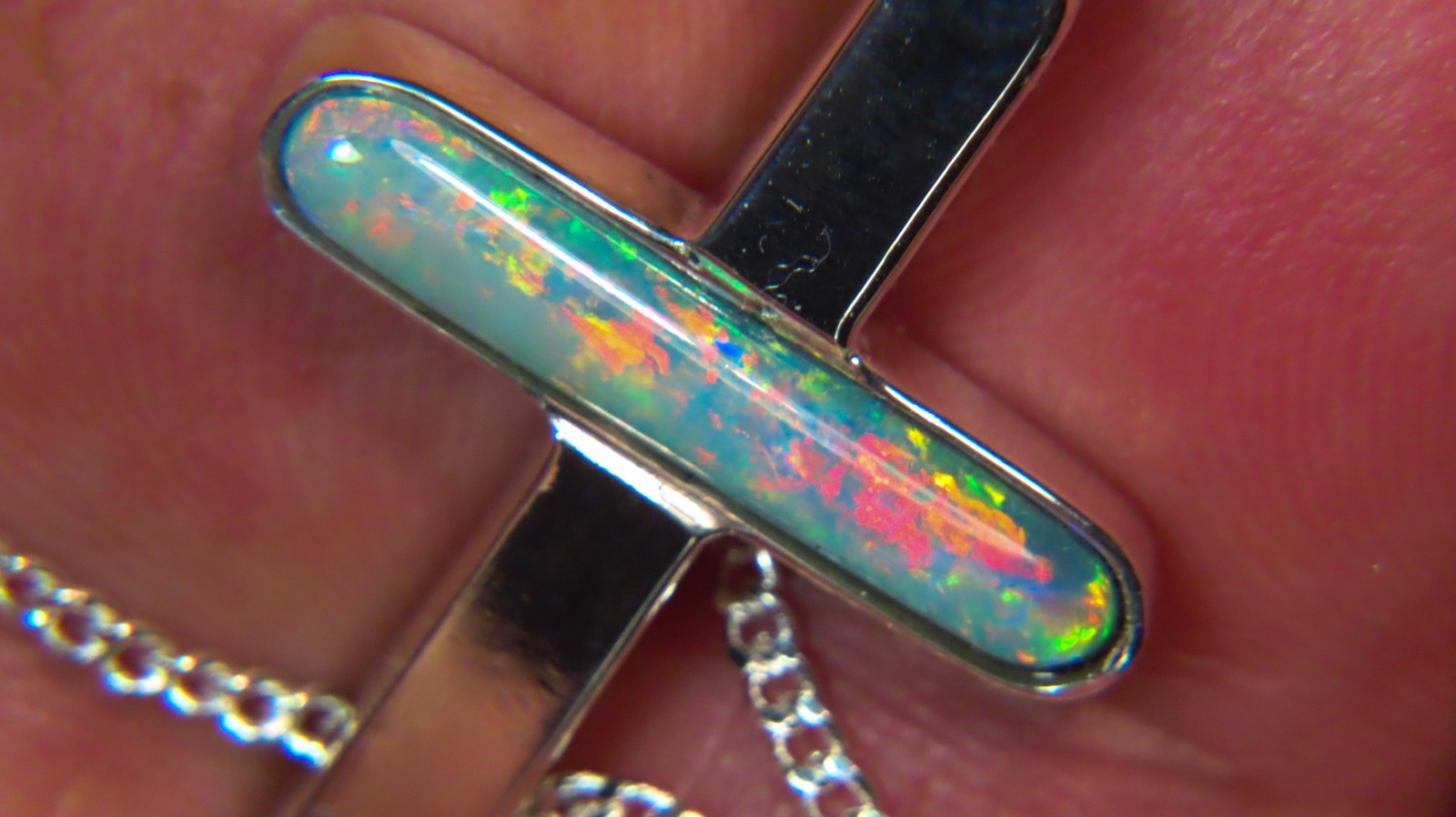 CROSS 1.8c COOBER PEDY OPAL NECKLACE 925 STERLING SILVER PENDANT HT OCA19305