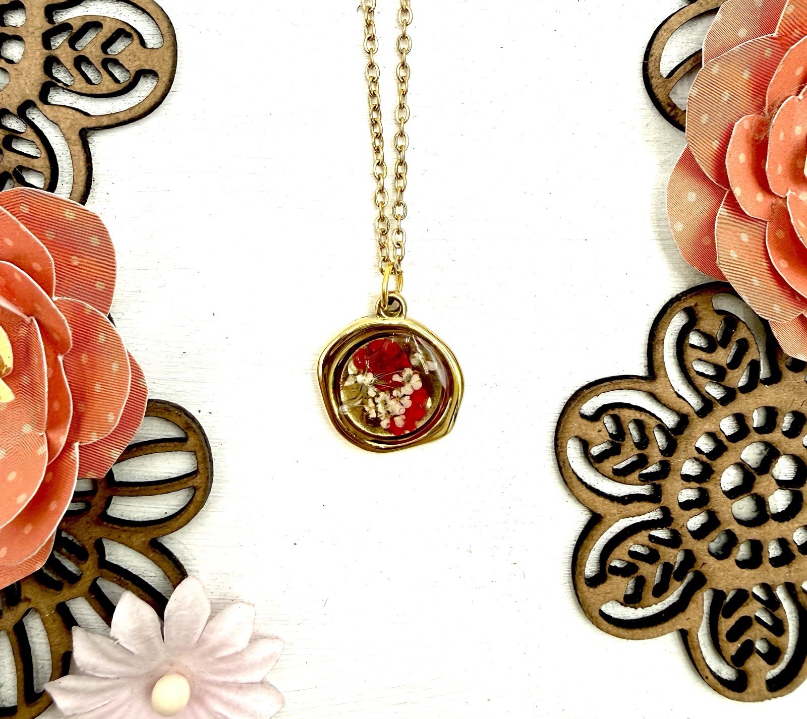 Botanical Dried Flower Resin Pendant Necklace Gold Plated Stainless Steel Custom