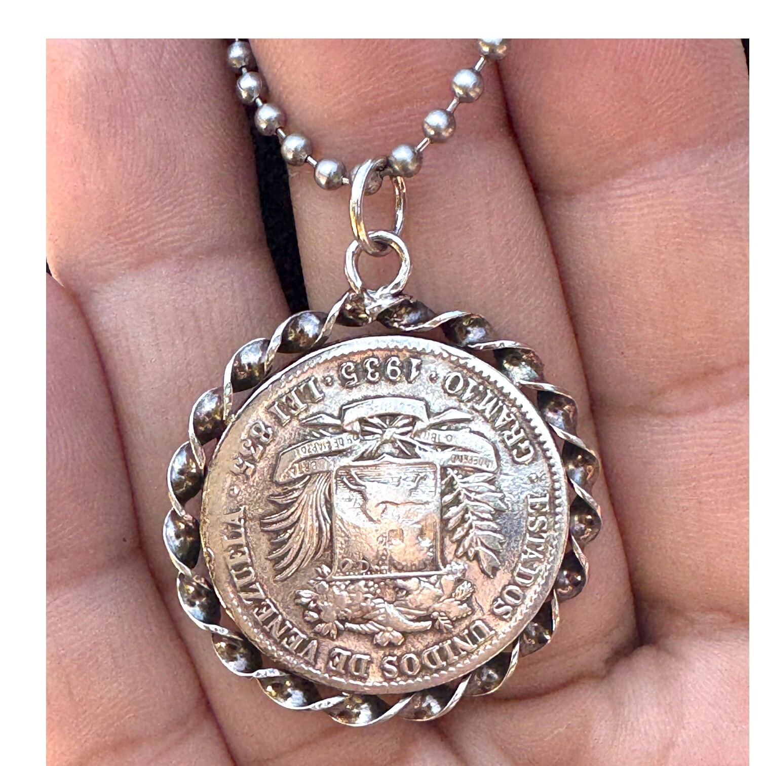 1935 Venezuelan 1 Bolivar .835 Silver Coin Pendant With Twisted Silver Frame