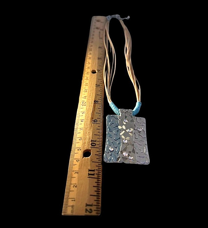 Artisan style pendant necklace