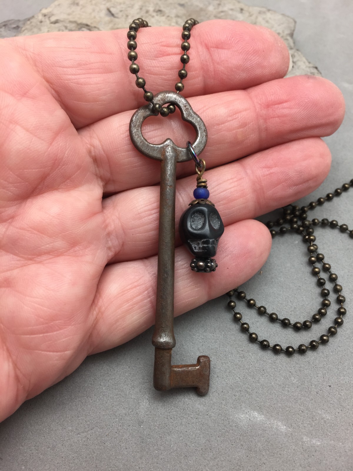 Antique Skeleton Key & Black Stone Skull Head Pendant Necklace 24″ Ball Chain