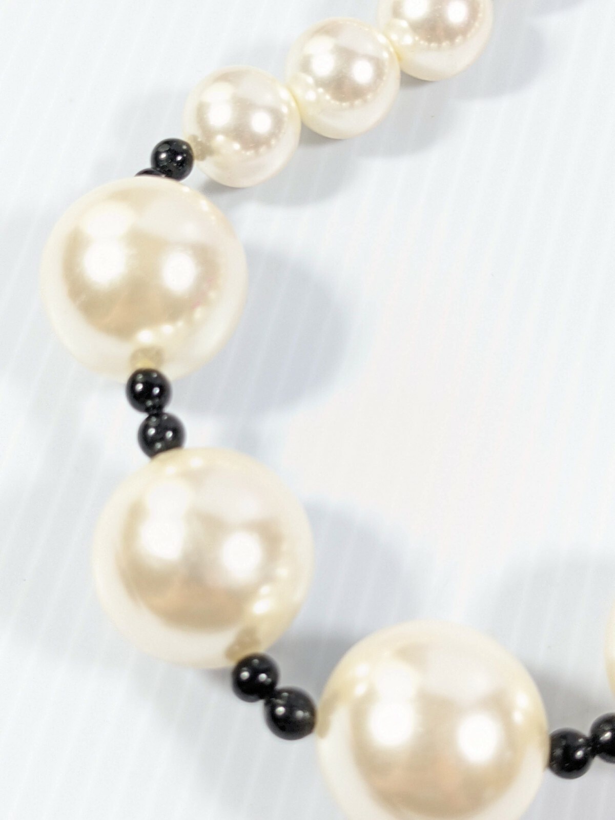 Artisan Ivory Color Acrylic Faux Pearl Chunky Necklace 22 inches