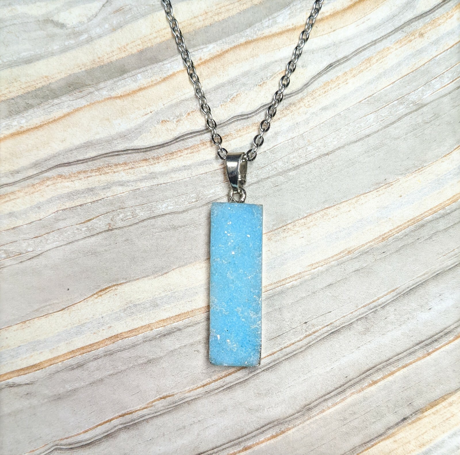 Druzy Geode Agate Pendant Necklace for Woman Bar Necklace Minimalist 30″ Blue
